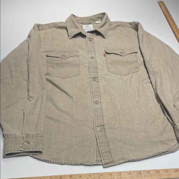 Levi's relaxed Western size medium Beige Button-Up Shirt - Picture 6 of 13